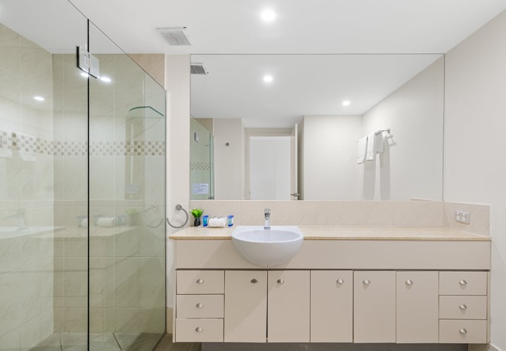OVR Budget Studio 1200px Bathroom