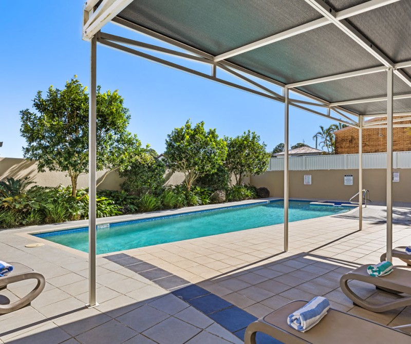 OVR Swimming Pool Lounge 1200px